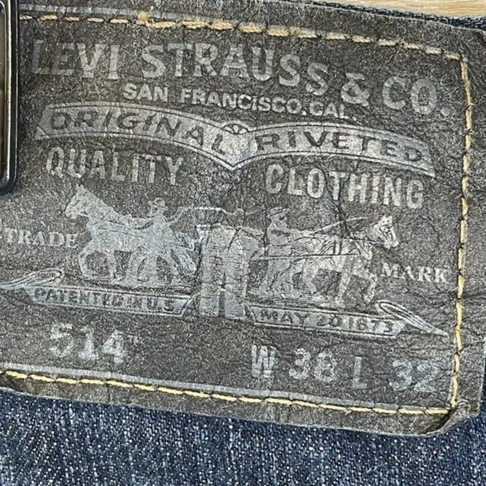 Levis Jeans Mens Size 38x32‎ Blue 514 Flap Pocket Distressed Straight Dark Wash